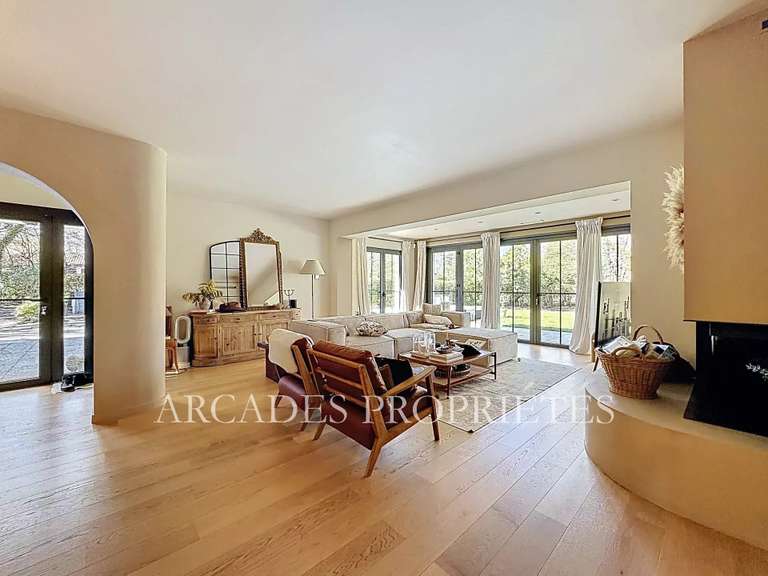 Maison Saint-Sulpice-et-Cameyrac - 3 chambres - 180m²