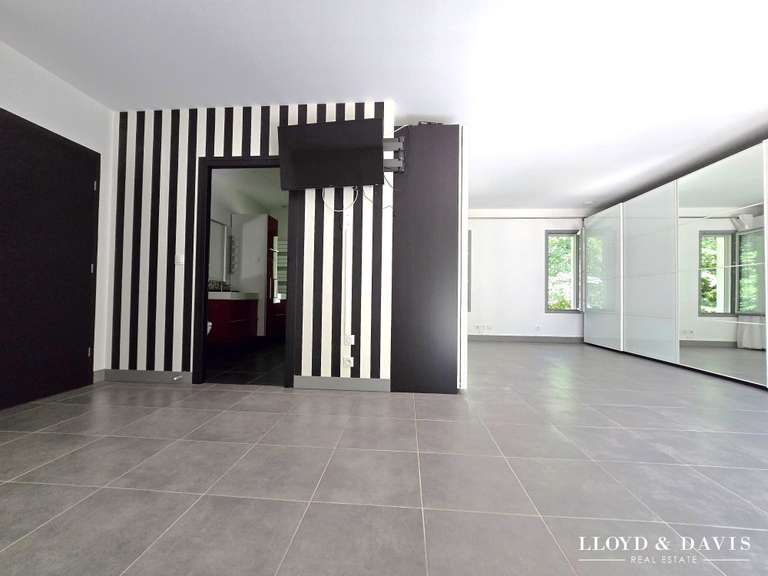 Maison Saint-Sulpice-et-Cameyrac - 3 chambres - 160m²