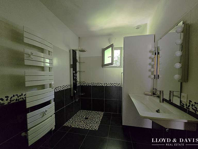 Maison Saint-Sulpice-et-Cameyrac - 3 chambres - 160m²