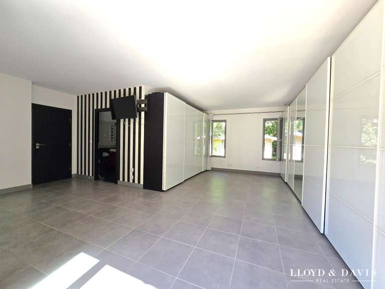 Maison Saint-Sulpice-et-Cameyrac - 3 chambres - 160m²