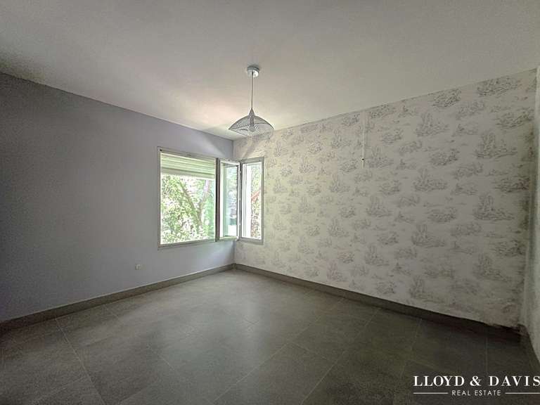 Maison Saint-Sulpice-et-Cameyrac - 3 chambres - 160m²