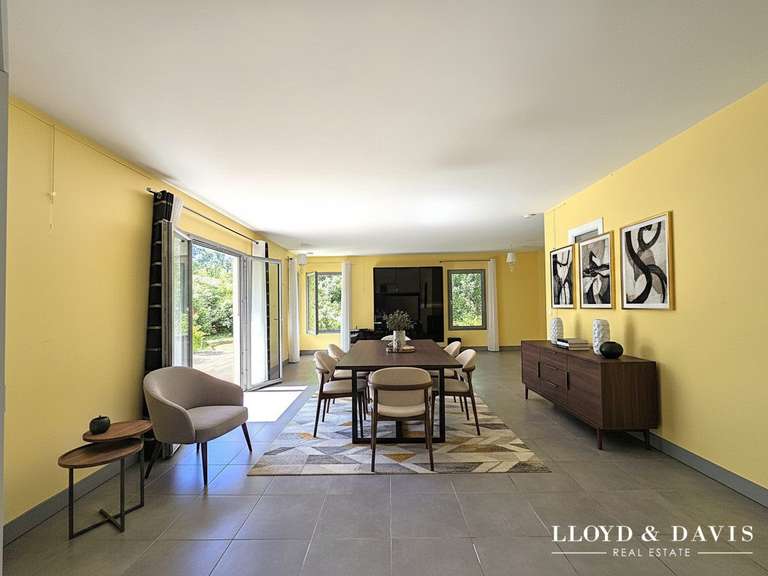 Maison Saint-Sulpice-et-Cameyrac - 3 chambres - 160m²