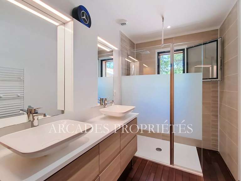 Maison Saint-Sulpice-et-Cameyrac - 165m²