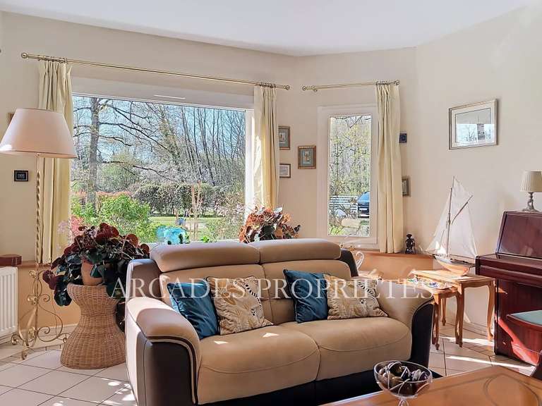 House Saint-Sulpice-et-Cameyrac - 4 bedrooms - 210m²
