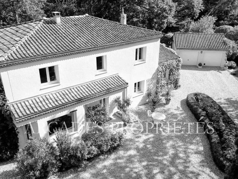 House Saint-Sulpice-et-Cameyrac - 4 bedrooms - 210m²