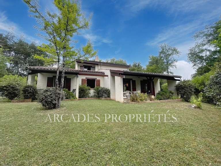 Maison Saint-Sulpice-et-Cameyrac - 4 chambres - 180m²