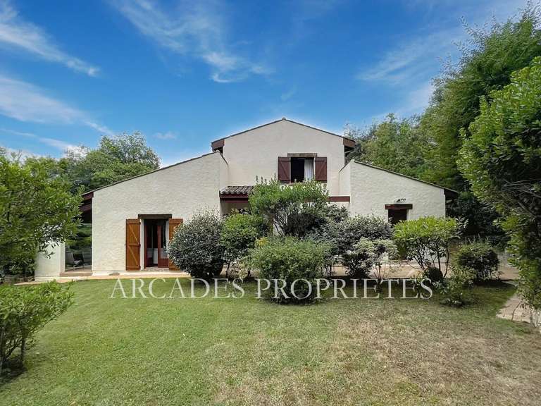 Maison Saint-Sulpice-et-Cameyrac - 4 chambres - 180m²