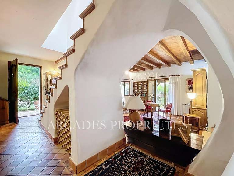 Maison Saint-Sulpice-et-Cameyrac - 4 chambres - 180m²