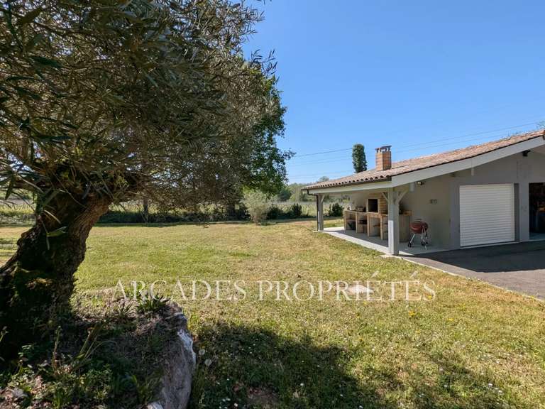 Villa Saint-Sulpice-et-Cameyrac - 4 chambres - 5000m²