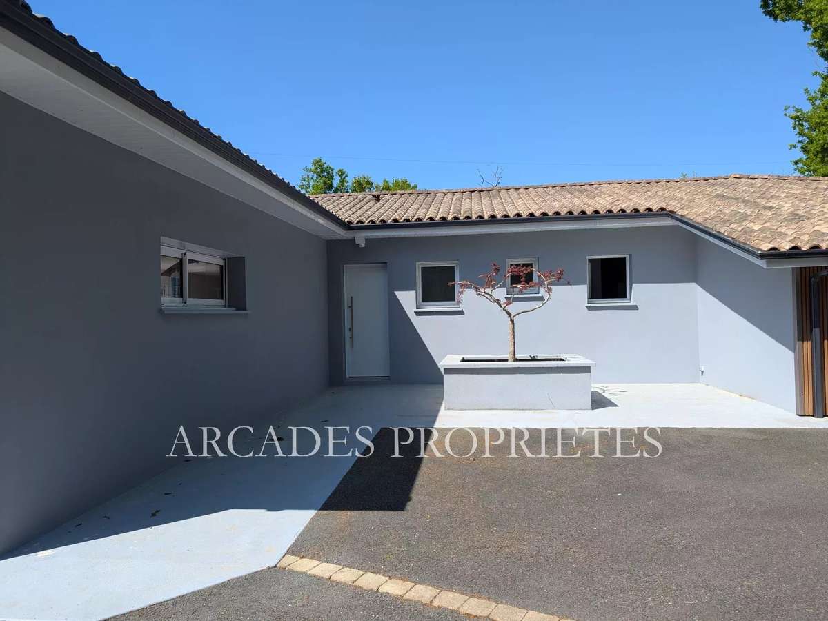 Villa Saint-Sulpice-et-Cameyrac