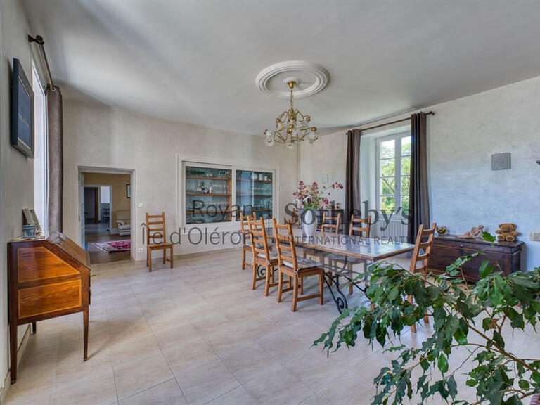 Maison Saint-Thomas-de-Conac - 9 chambres - 458m²