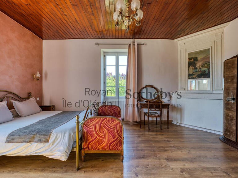 Maison Saint-Thomas-de-Conac - 9 chambres - 458m²