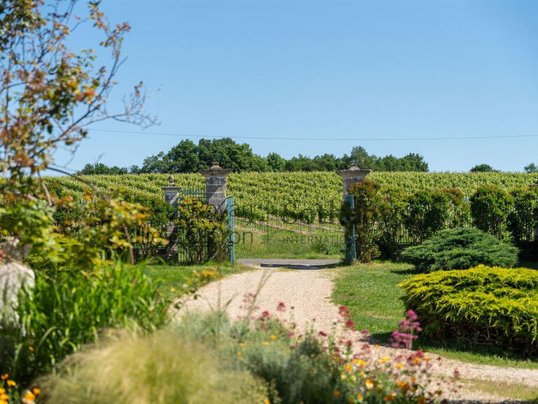 Maison Saint-Thomas-de-Conac - 9 chambres - 458m²