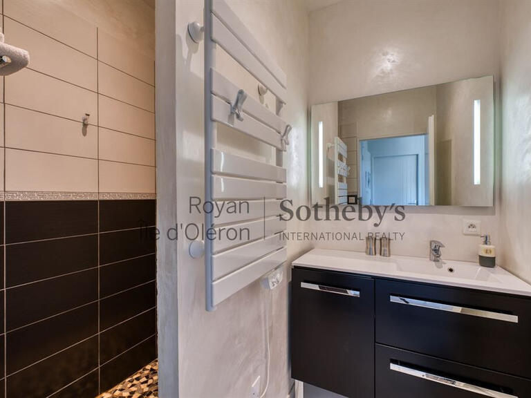 Maison Saint-Thomas-de-Conac - 9 chambres - 458m²