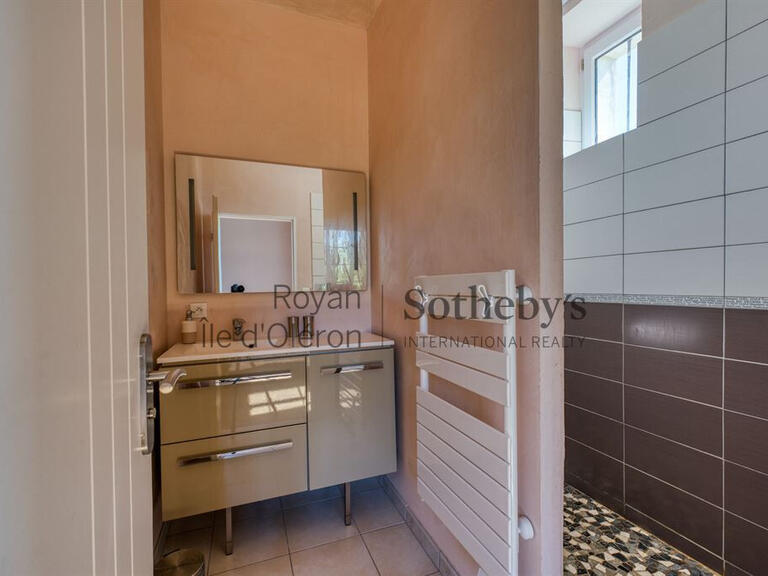 Maison Saint-Thomas-de-Conac - 9 chambres - 458m²