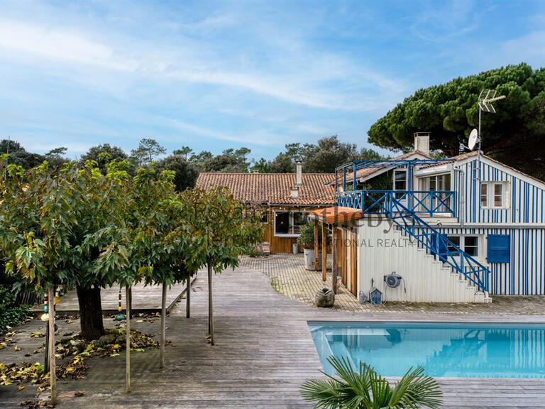 Sale House Saint-Trojan-les-Bains - 4 bedrooms