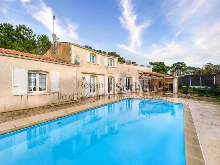 Maison Saint-Trojan-les-Bains - 3 chambres - 150m²