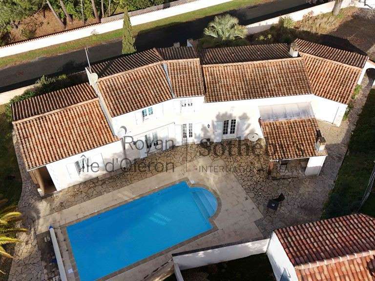 Maison Saint-Trojan-les-Bains - 3 chambres - 150m²