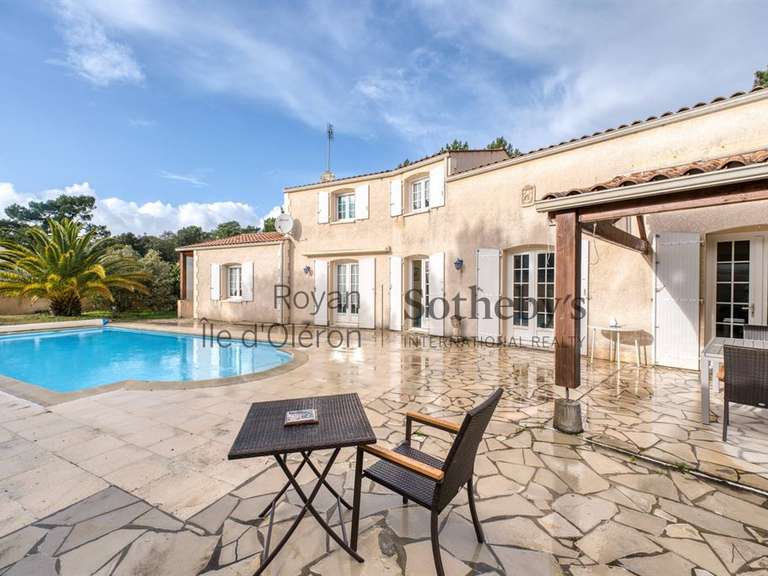 Maison Saint-Trojan-les-Bains - 3 chambres - 150m²