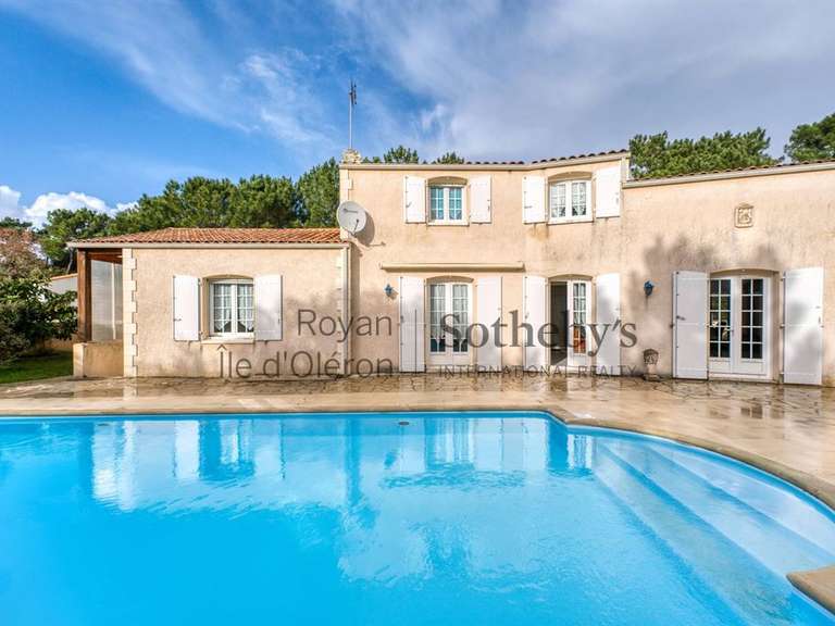 Maison Saint-Trojan-les-Bains - 3 chambres - 150m²