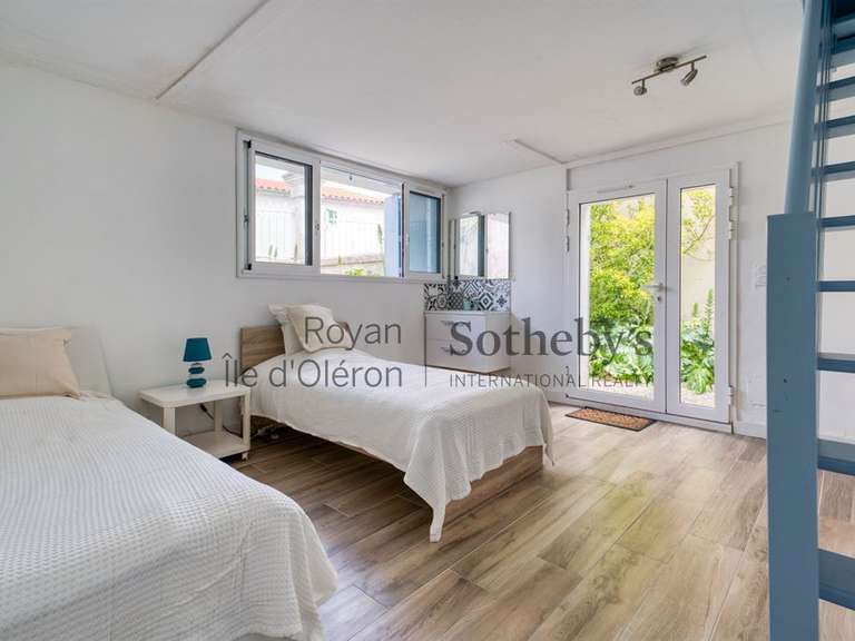 Maison Saint-Trojan-les-Bains - 5 chambres - 151m²
