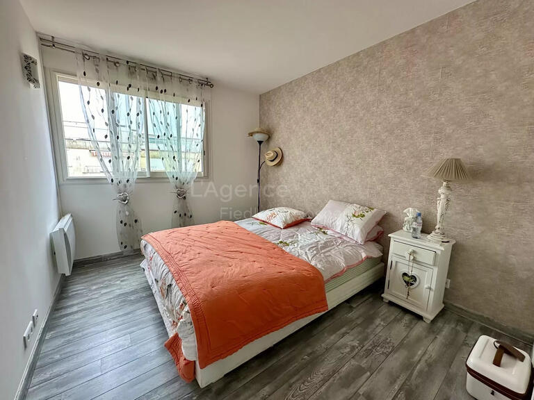 Sale Apartment with Sea view Saint-Tropez - 2 bedrooms
