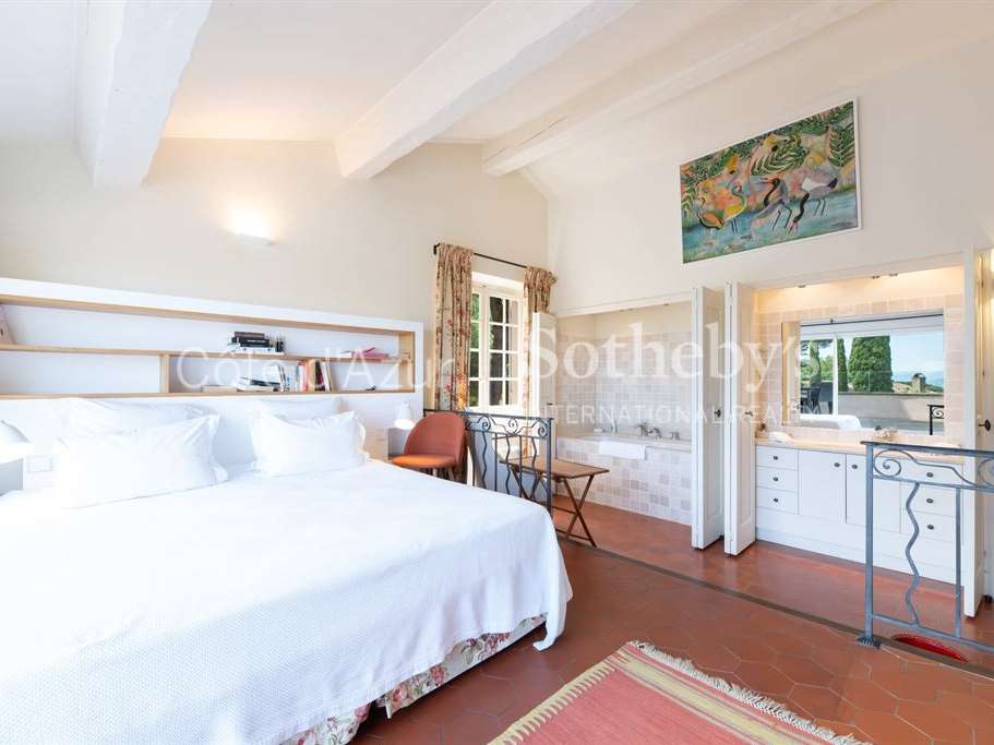 House Saint-Tropez