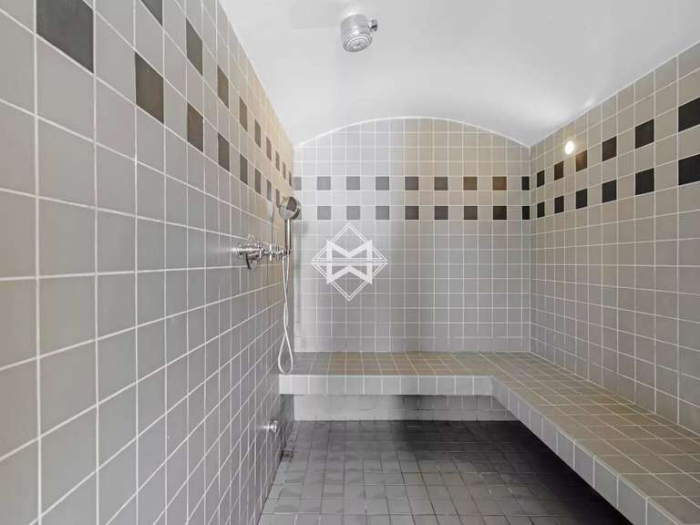 Maison Saint-Tropez - 5 chambres - 207m²