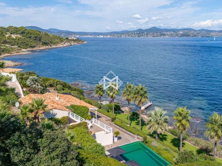 Maison Saint-Tropez - 5 chambres - 207m²