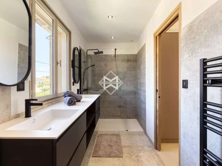 Maison Saint-Tropez - 5 chambres - 255m²