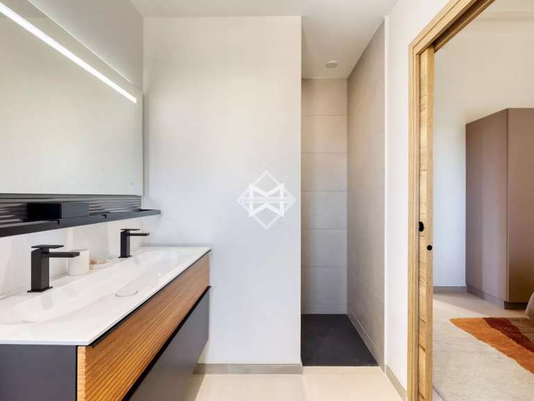 Maison Saint-Tropez - 5 chambres - 255m²