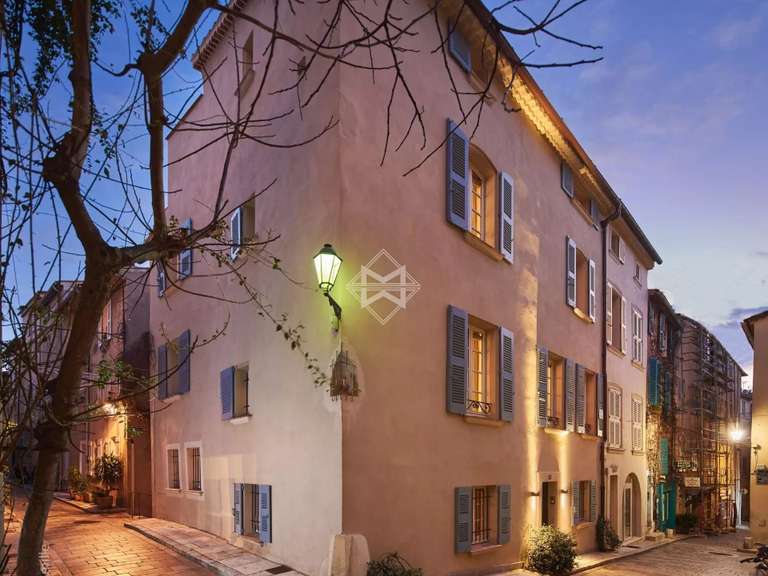 House Saint-Tropez - 5 bedrooms - 320m²
