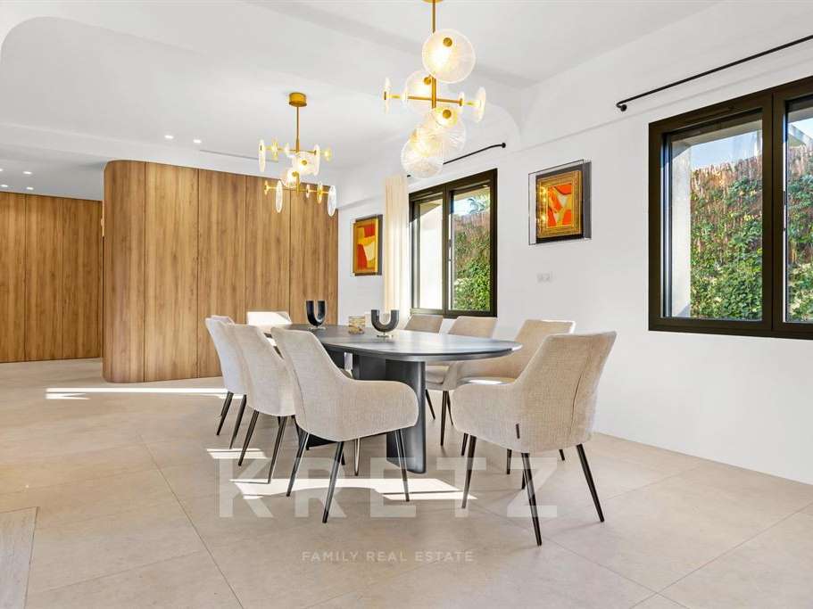 House Saint-Tropez