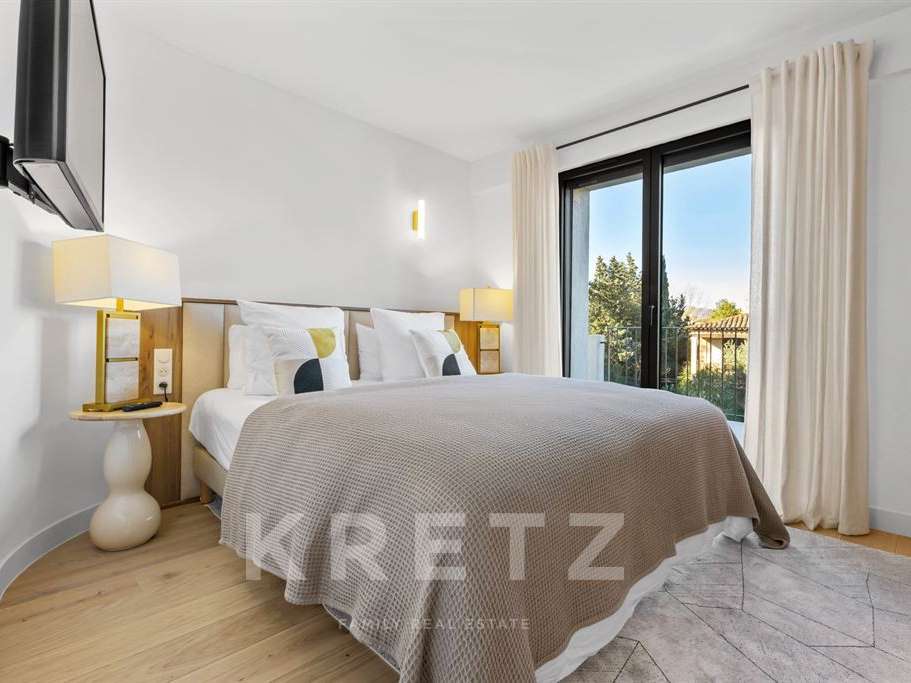 House Saint-Tropez
