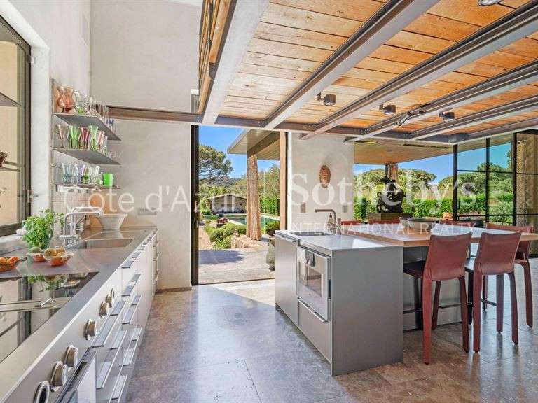 Maison Saint-Tropez - 4 chambres - 315m²