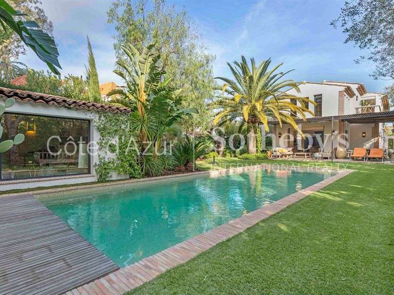 Maison Saint-Tropez - 6 chambres - 246m²