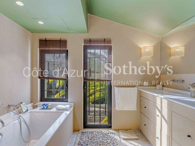 Maison Saint-Tropez - 6 chambres - 246m²