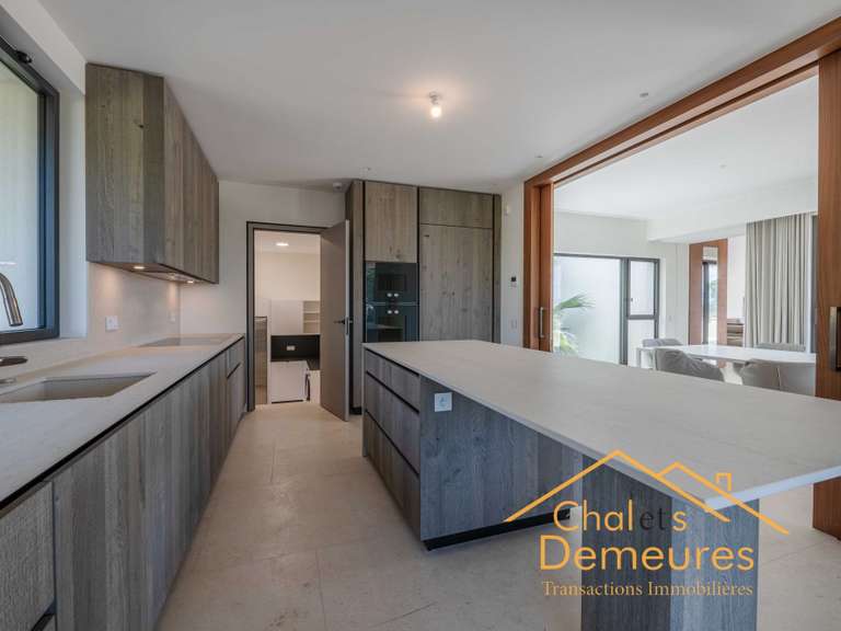 Maison Saint-Tropez - 5 chambres - 354m²