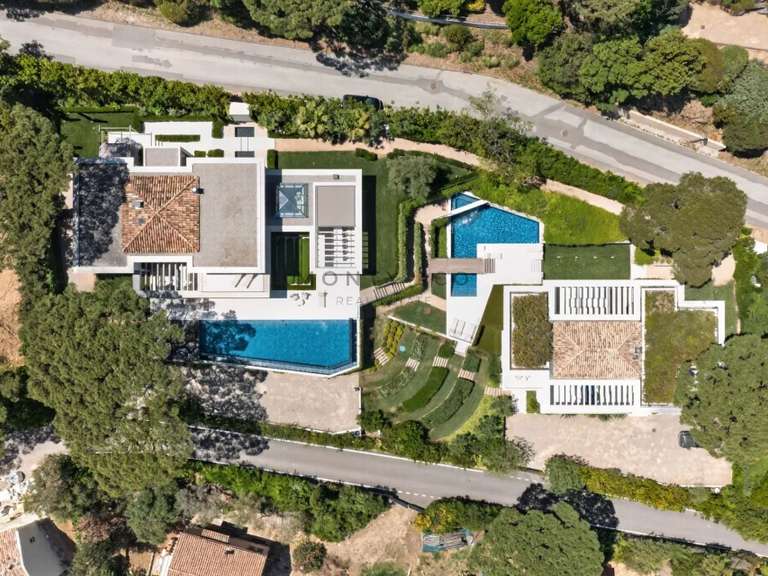 Maison Saint-Tropez - 14 chambres - 1100m²