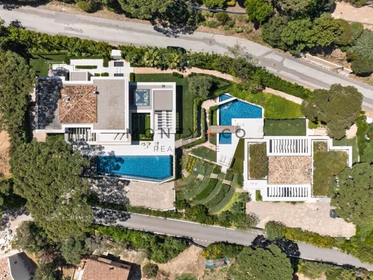 Maison Saint-Tropez - 14 chambres - 1100m²