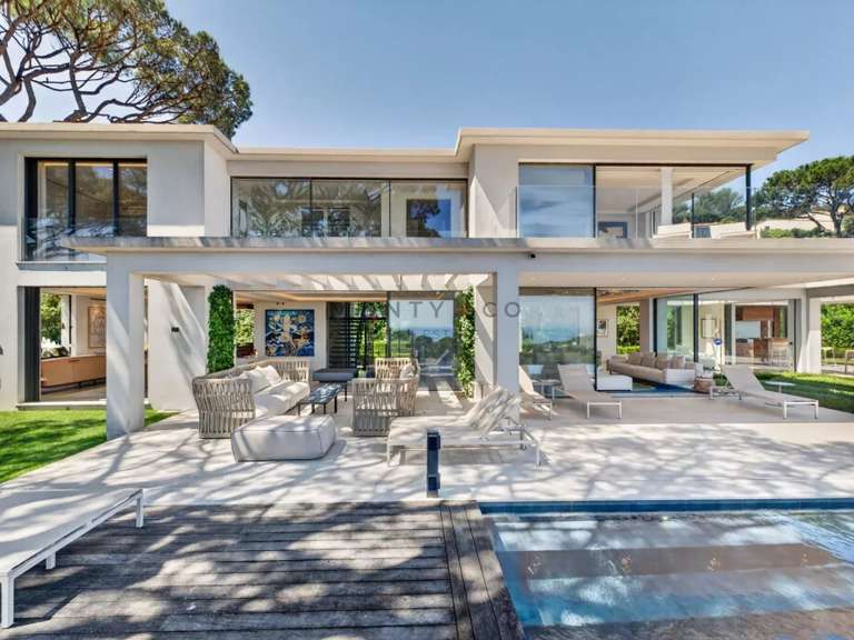 Maison Saint-Tropez - 14 chambres - 1100m²