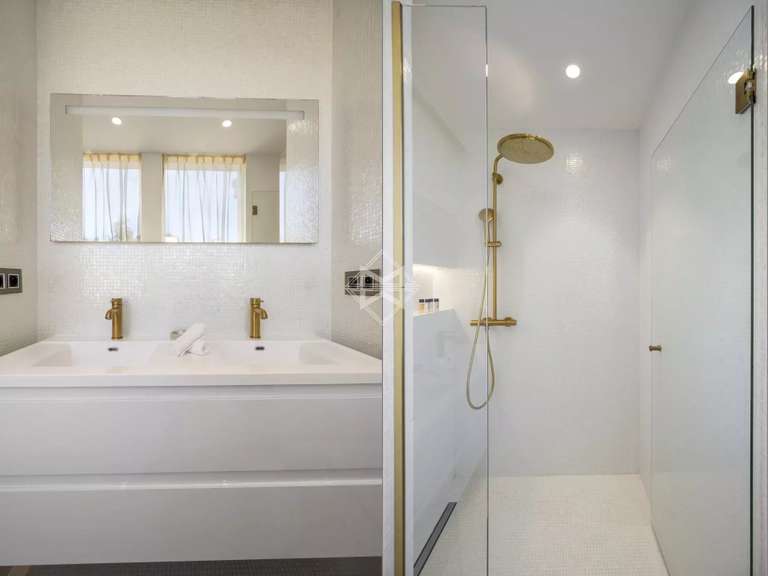 Property with Sea view Saint-Tropez - 5 bedrooms - 230m²