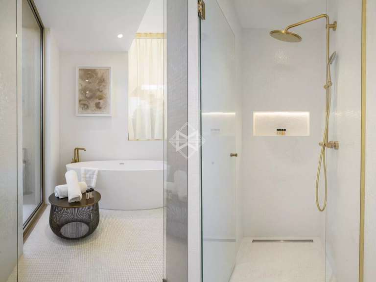 Property with Sea view Saint-Tropez - 5 bedrooms - 230m²