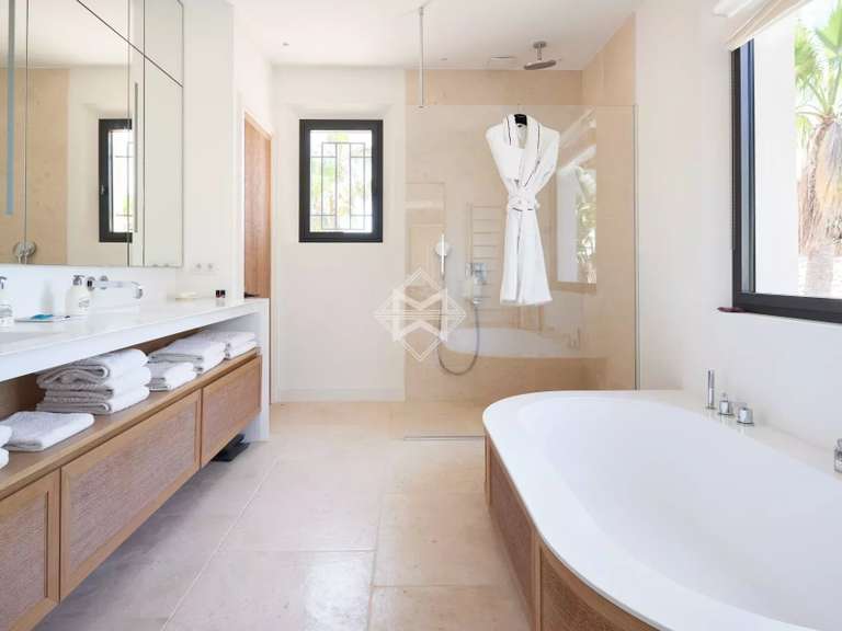 Propriété avec Vue sur mer Saint-Tropez - 8 chambres - 893m²