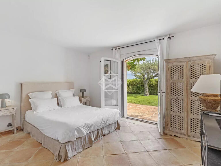 Villa Saint-Tropez - 5 bedrooms - 300m²