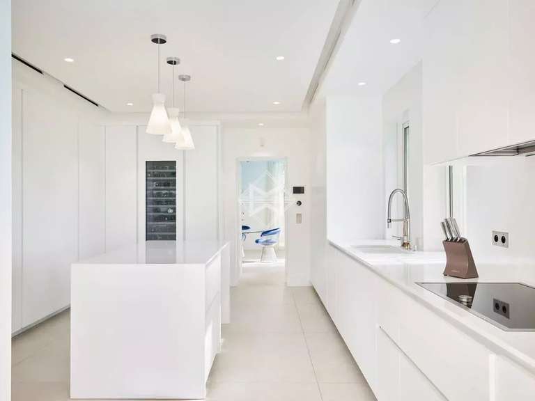 Villa Saint-Tropez - 6 bedrooms - 389m²
