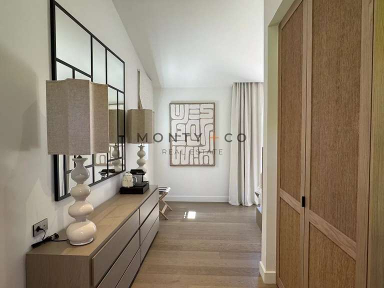 Villa Saint-Tropez - 5 bedrooms - 245m²