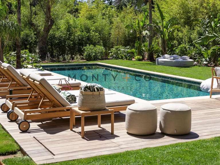 Villa Saint-Tropez - 5 bedrooms - 245m²