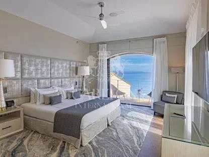 Villa Saint-Tropez - 6 bedrooms - 400m²