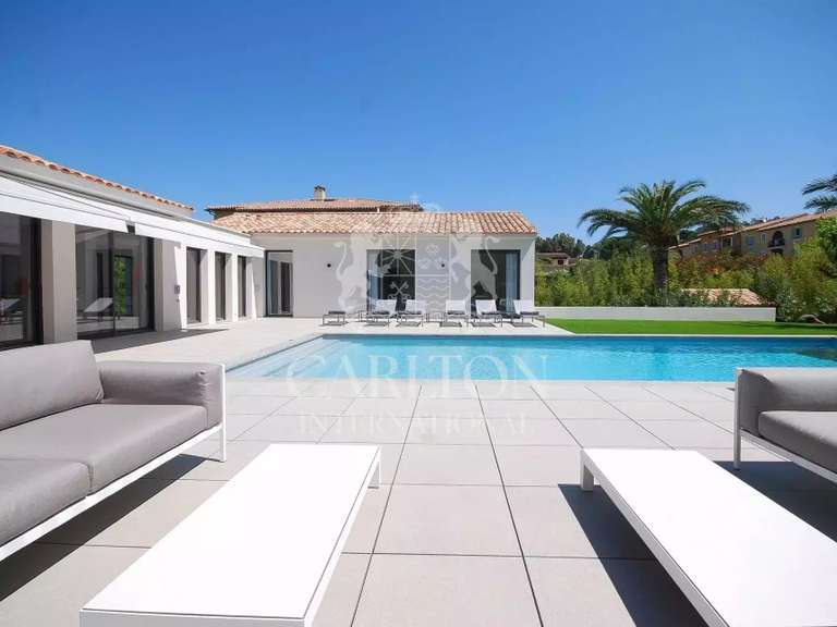 Villa Saint-Tropez - 5 bedrooms - 325m²